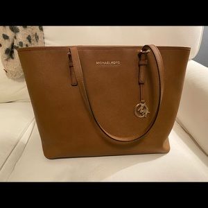 Michael Kors Medium Jet Set Tote